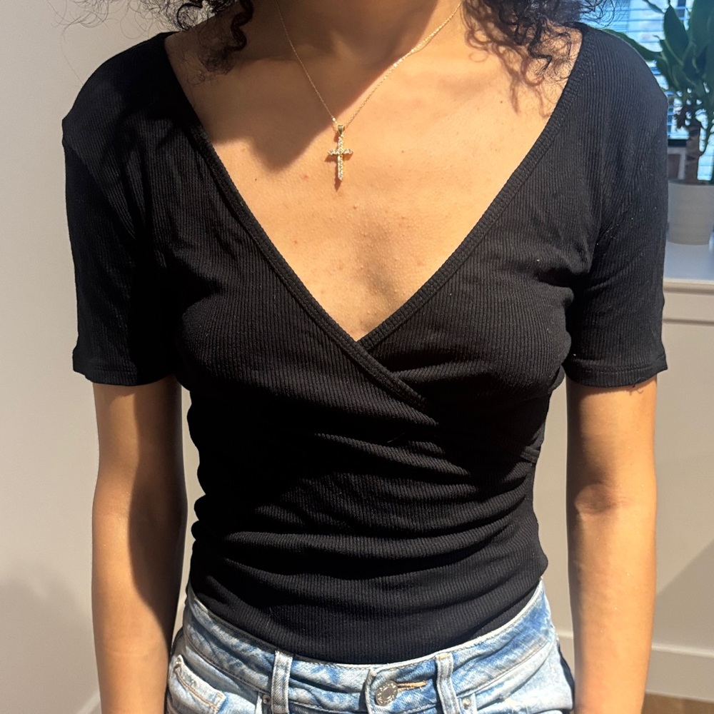 Forever 21 Black Ribbed V-Neck Blouse
